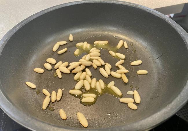 Tostamos los piñones