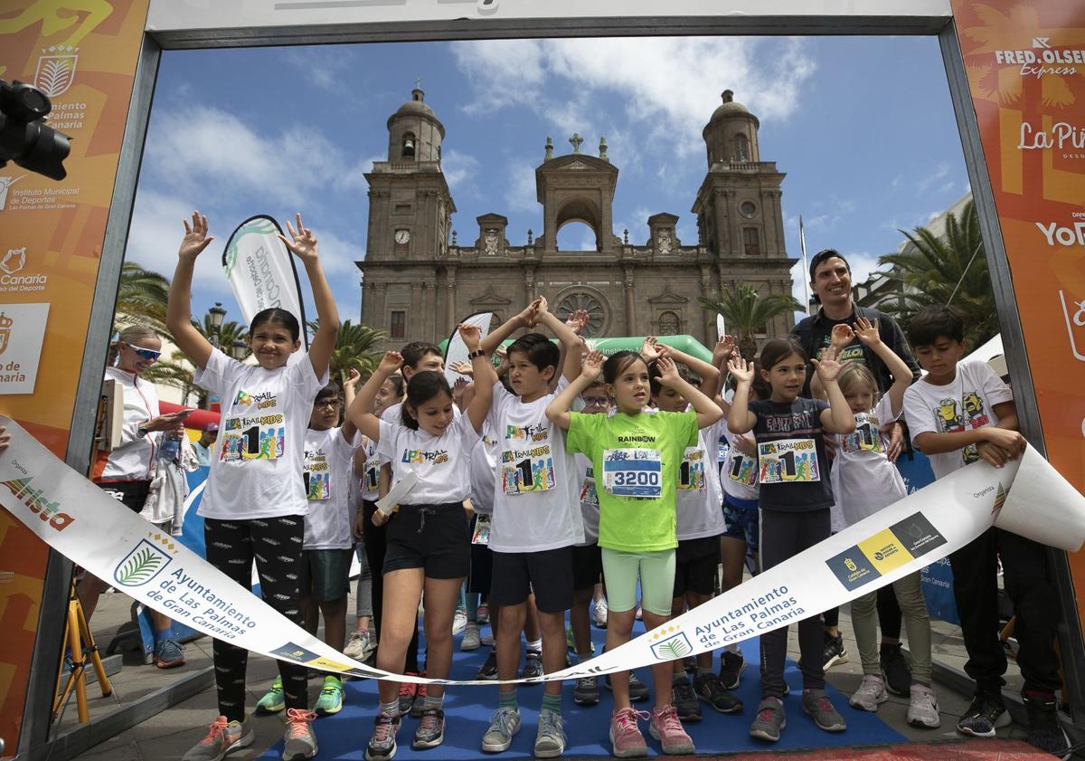 Imagen principal - Imágenes de la pasada edición de la LPA Trail.