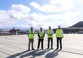 Manuel Domínguez visita la Autoterminal de Domingo Alonso Group