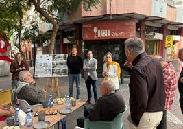 El Ayuntamiento de Telde acerca a ciudadanos y empresarios de San Gregorio el proyecto para el desarrollo de la calle Cervantes