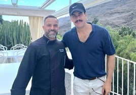 Imagen de Mario Casas en el restaurante Valle de Mogán.