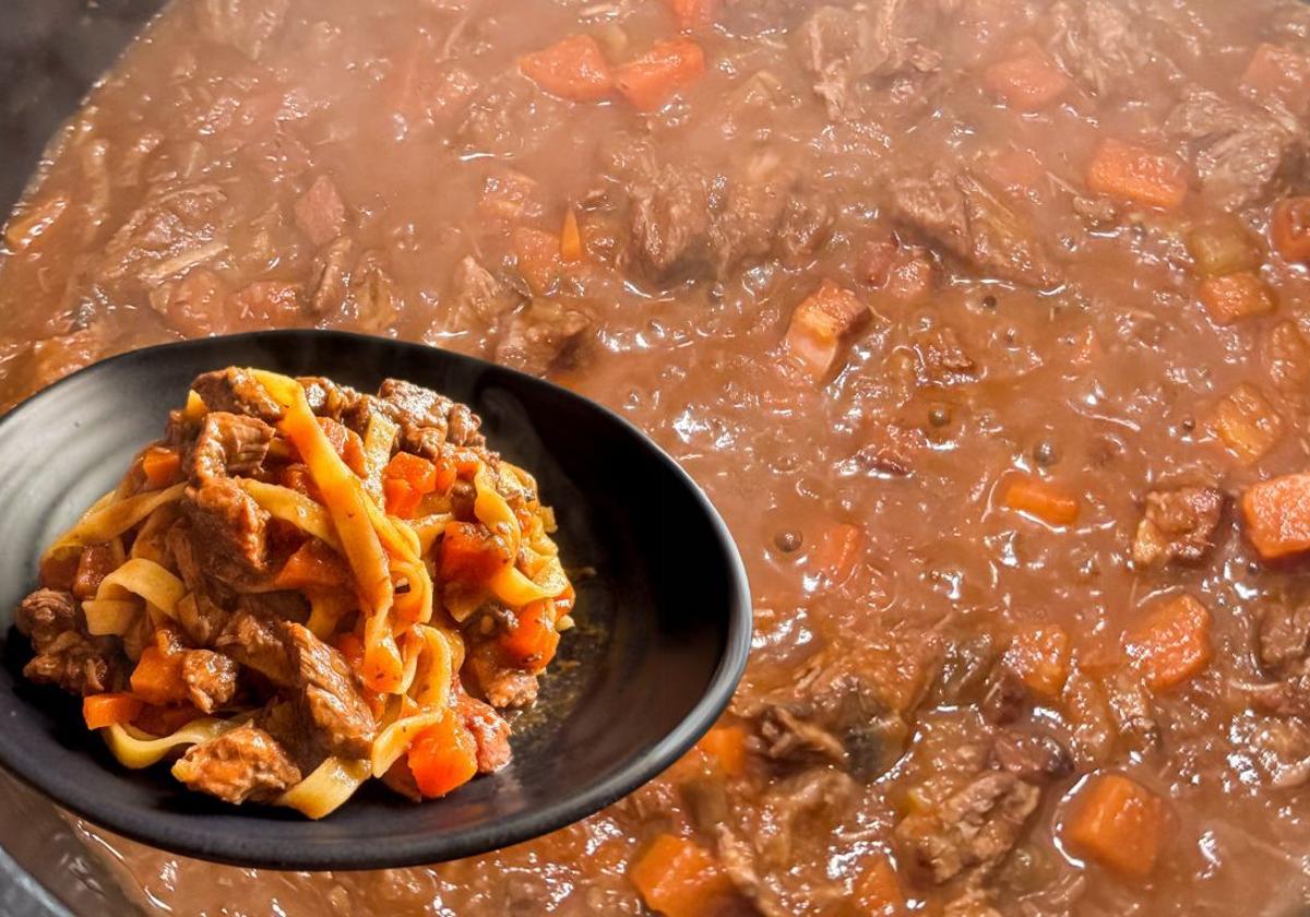 Tagliatelle estilo boloñesa
