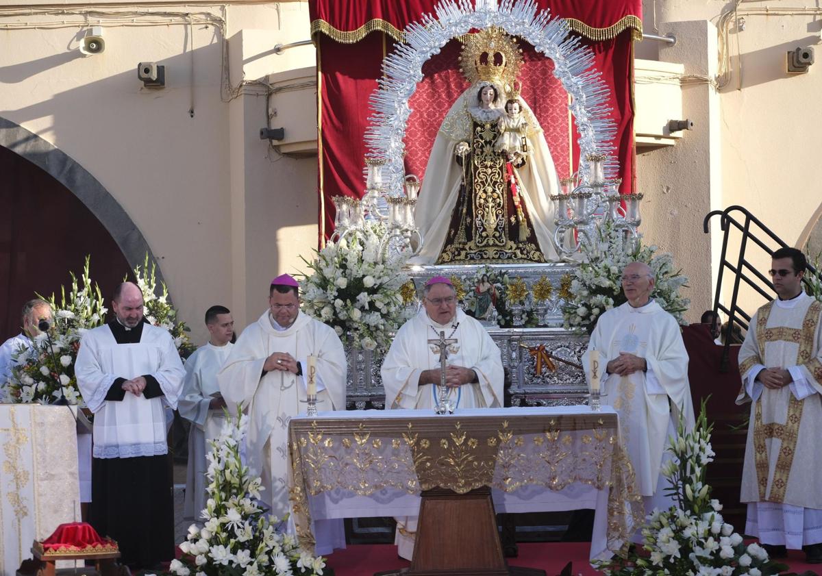 Imagen principal - Detalles de la ceremonia.