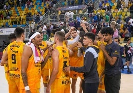 Jugadores del CB Gran Canaria tras un partido.