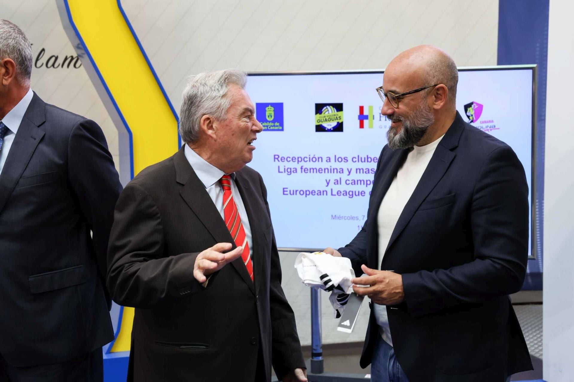 La recepción del guaguas en el Cabildo de Gran Canaria, en imágenes
