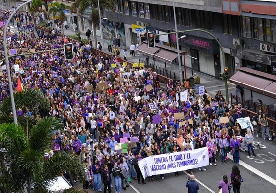 Manifestación por el 8M en la capital grancanaria.