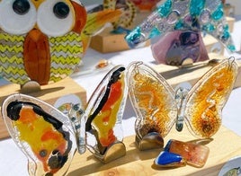 Artesanía en Puerto Market, en Benalmádena.