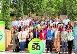 Foto de familia del acto de entrega de los reconocimientos.