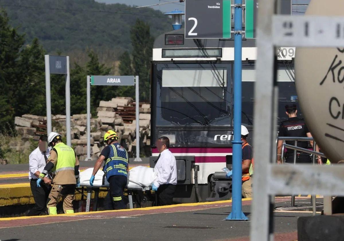 Muere electrocutada una menor de 17 años al subir al techo de un vagón en Araia