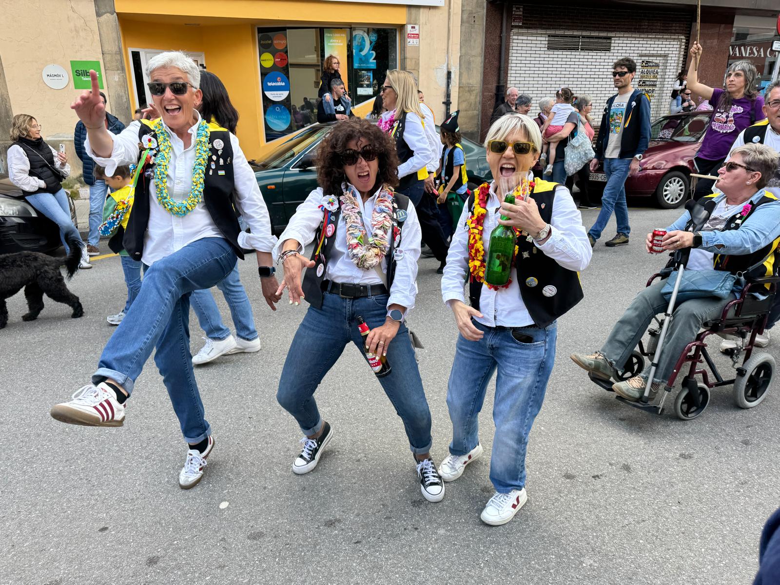 Infiesto, de fiesta con sus Piragües