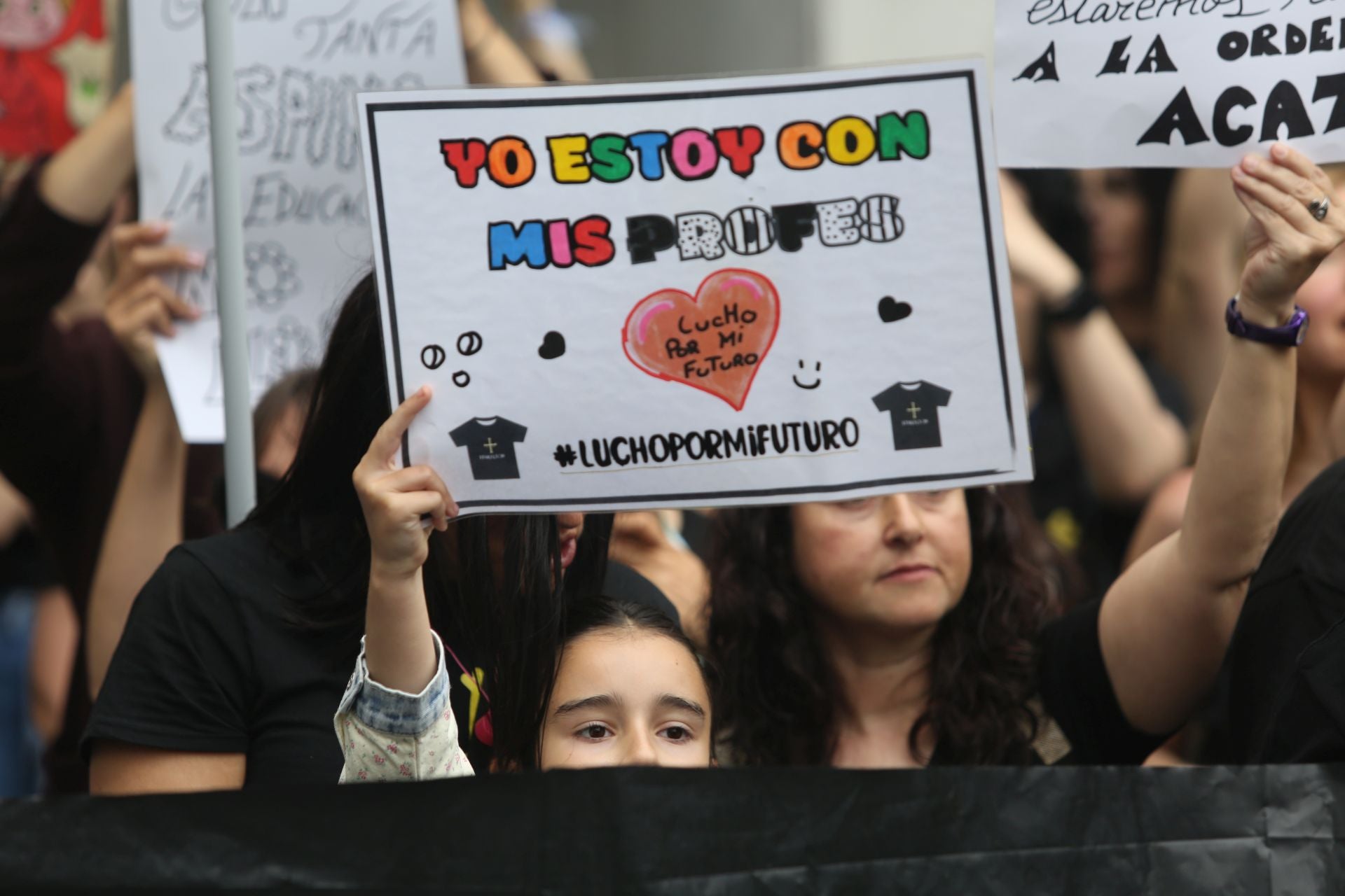 Nueva jornada de reinvindicaciones por la Educación en Asturias: los mensajes de la protesta docente