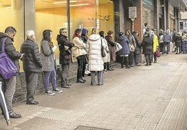 Imagen de estas semanas en la oficina principal de la Seguridad Social en el centro de Bilbao