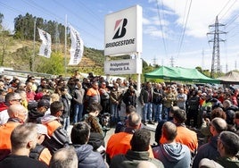 Una de las jornadas de protesta ante la planta de Puente San Miguel.