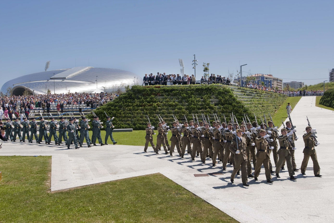También ha sido escenario de desfiles militares.