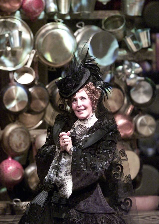 Concha Velasco interpreta a una celestina en 'Hello Dolly'.