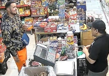Roban el patinete a un repartidor de Glovo: «Es lo que me da de comer»
