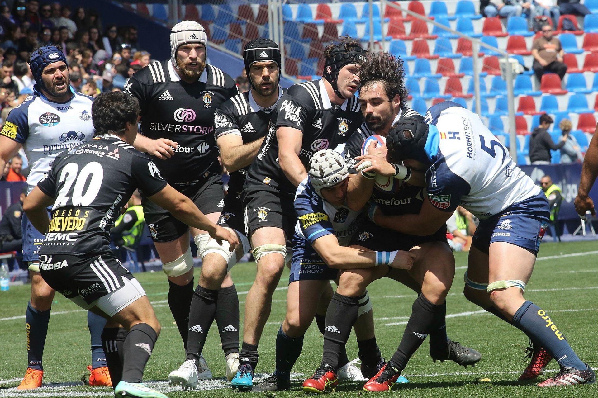 Fotografías de la final de la Copa del Rey de rugby entre el Vrac Quesos Entrepinares y el SilverStorm El Salvador disputada en Valencia