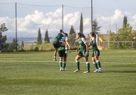 Celebración del Cacereño en el duelo de ida ante el Alavés.