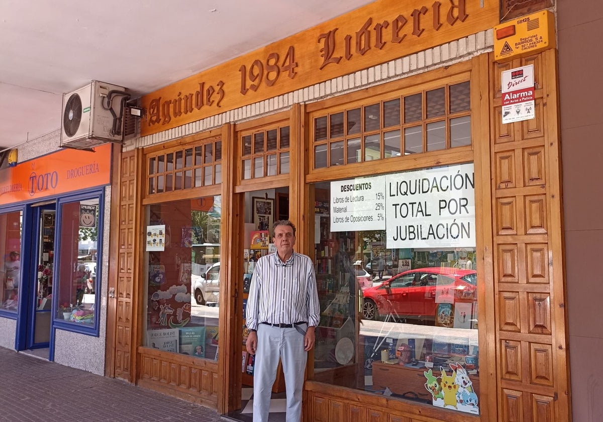 Adiós a Agúndez, la librería cacereña que resistió 41 años