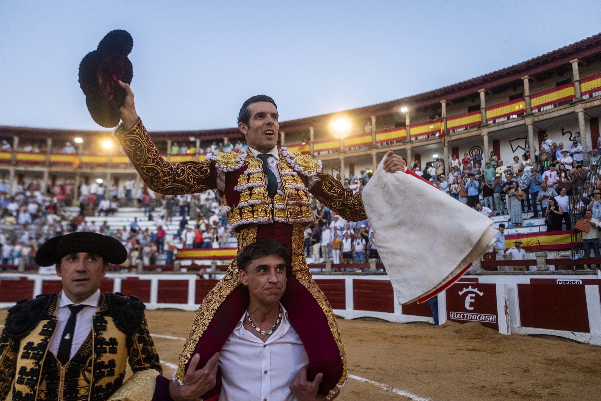 Fotos | Así ha sido el festejo de Morante y Roca Rey en la Feria de San Fernando de Cáceres