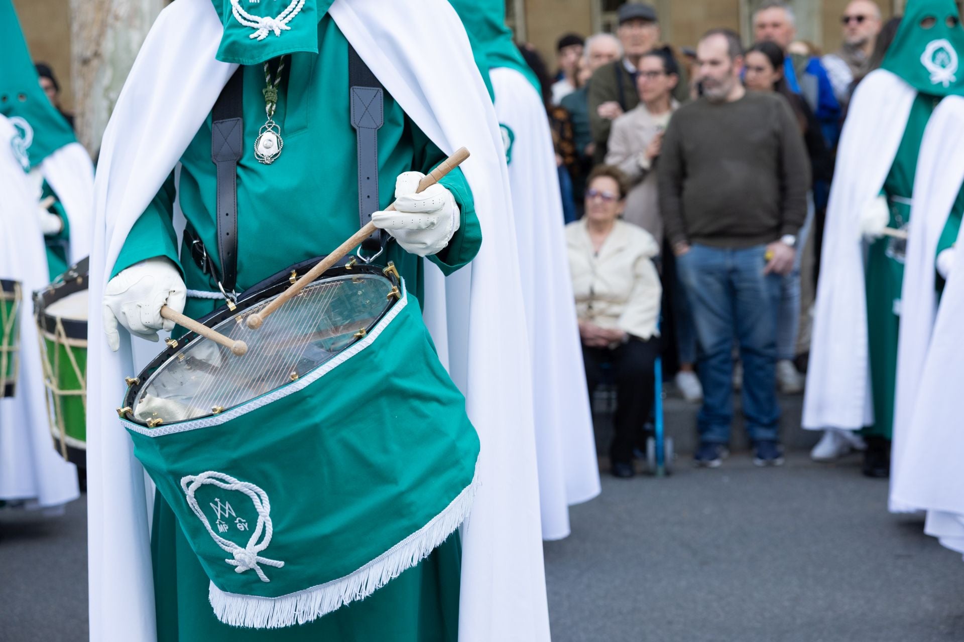 La procesión de las Siete Palabras con el Cristo Yacente, en imágenes