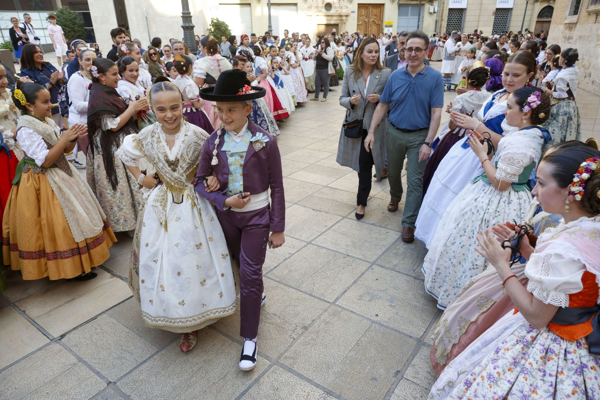 Dansà y pasarela de moda fallera