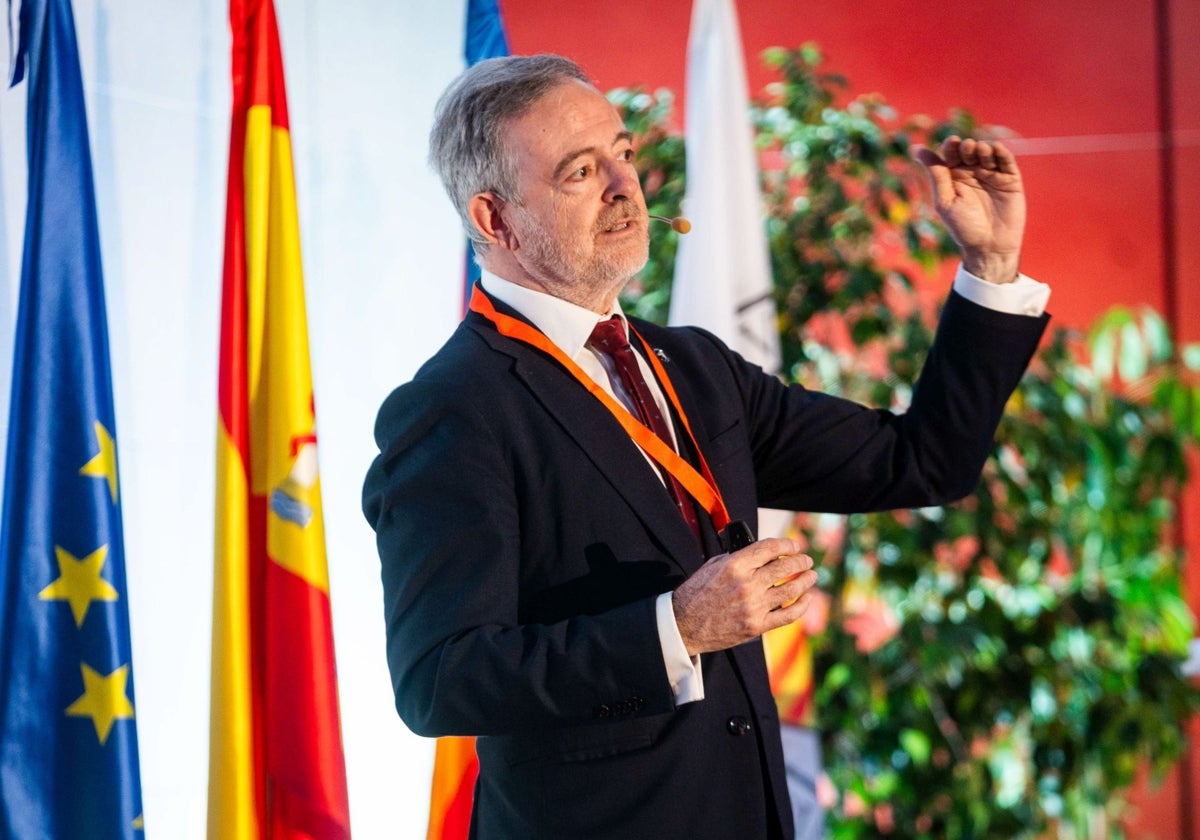 Fernando Cos-Gayón, director de la Cátedra Observatorio de Vivienda, durante el congreso Aire.