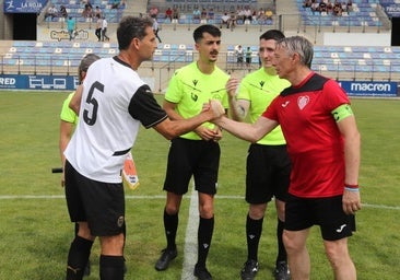 Las leyendas del Valencia vencen en un partido benéfico por la dana