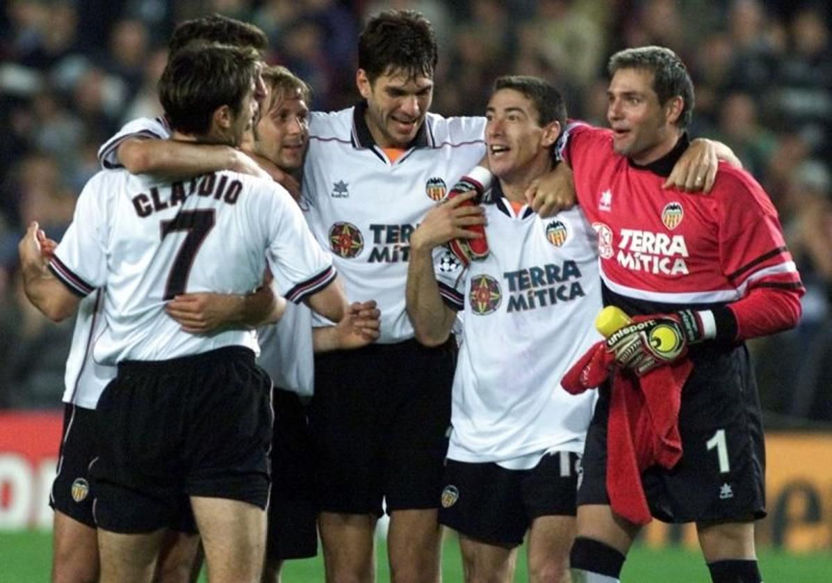 Kily González, en su etapa en el Valencia junto a Cañizares, Piojo López, Pellegrino y Mendieta