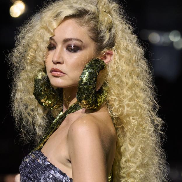 La crema activadora de rizos que usan los peluqueros profesionales porque define el pelo rizado y lo deja con volumen y brillo
