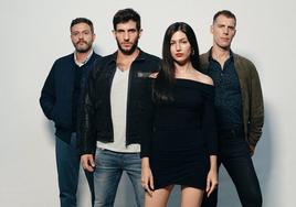 Los protagonistas de 'El cuerpo en llamas'.