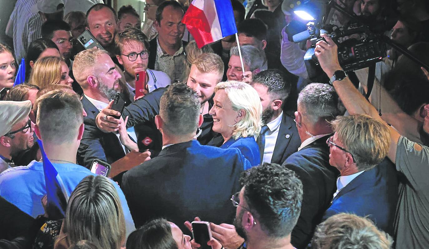La UE contiene la respiración ante el posible cambio de ciclo a la ultraderecha en Francia