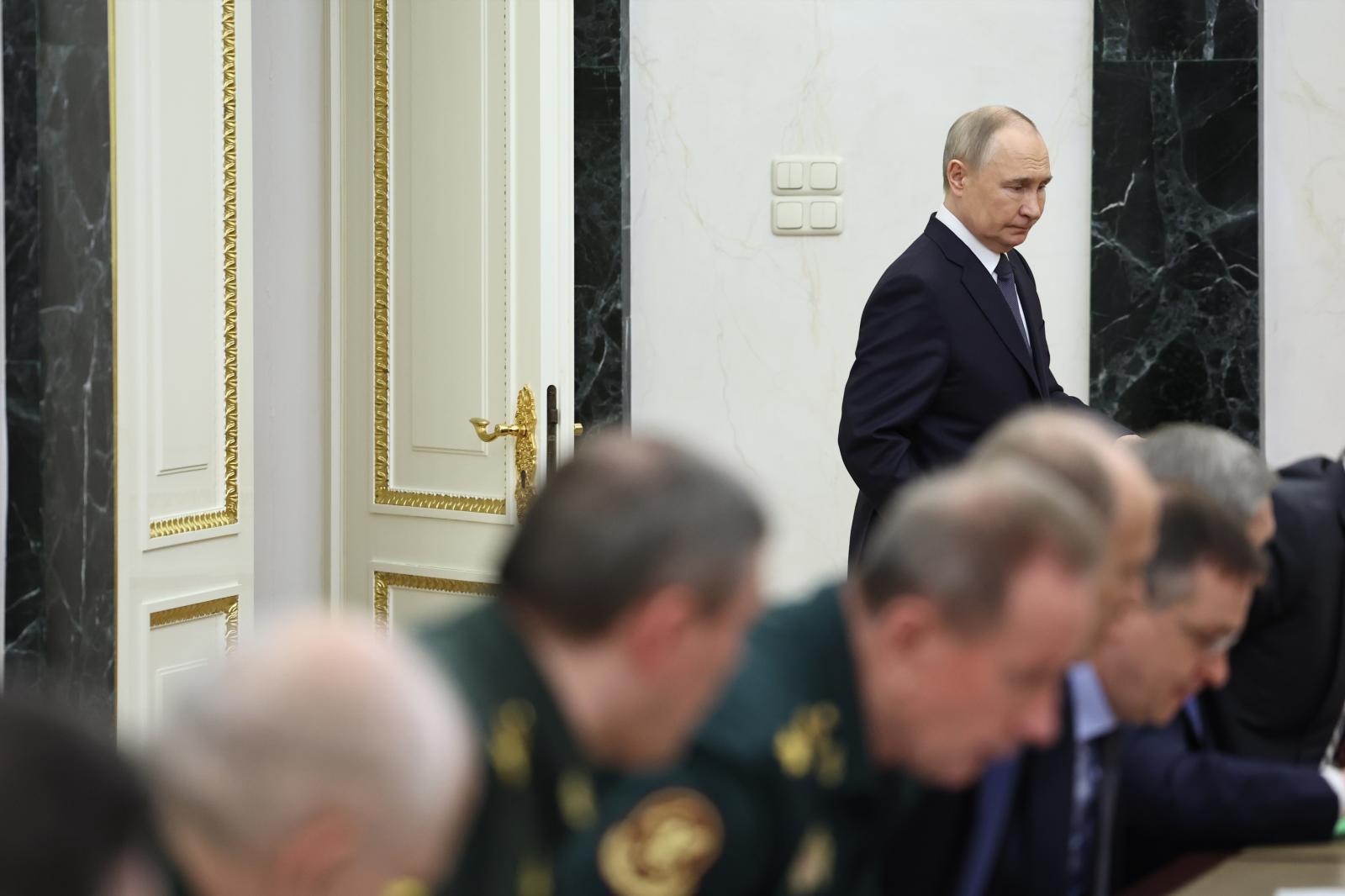 Putin se ha reunido este jueves con su gabinete en el Kremlin para debatir qué negociar con Ucrania.