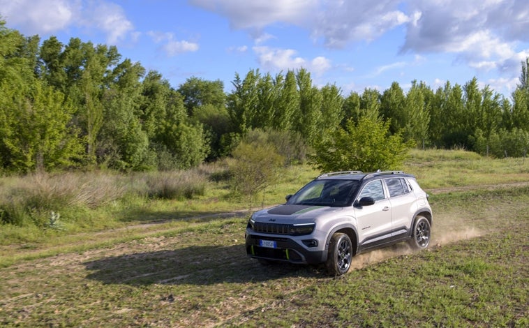 Imagen principal - Jeep Avenger 4xe: ADN aventurero para la ciudad y el campo