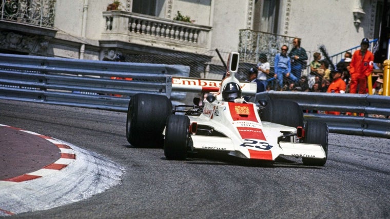 Con el Embassy Hill, la hora del adiós como piloto en mayo de 1975. Nadie imaginaba lo que iba a suceder en noviembre….