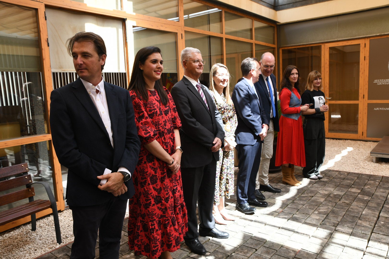 Alicante recibe a sus belleas del foc y dames d&#039;honor