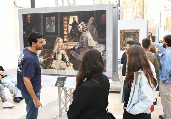 Instalación de la exposición 'El Prado en las calles'.