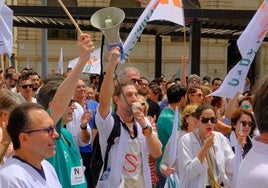 Concentración convocada en la Plaza de la Montañeta de Alicante con ocasión de la huelga.