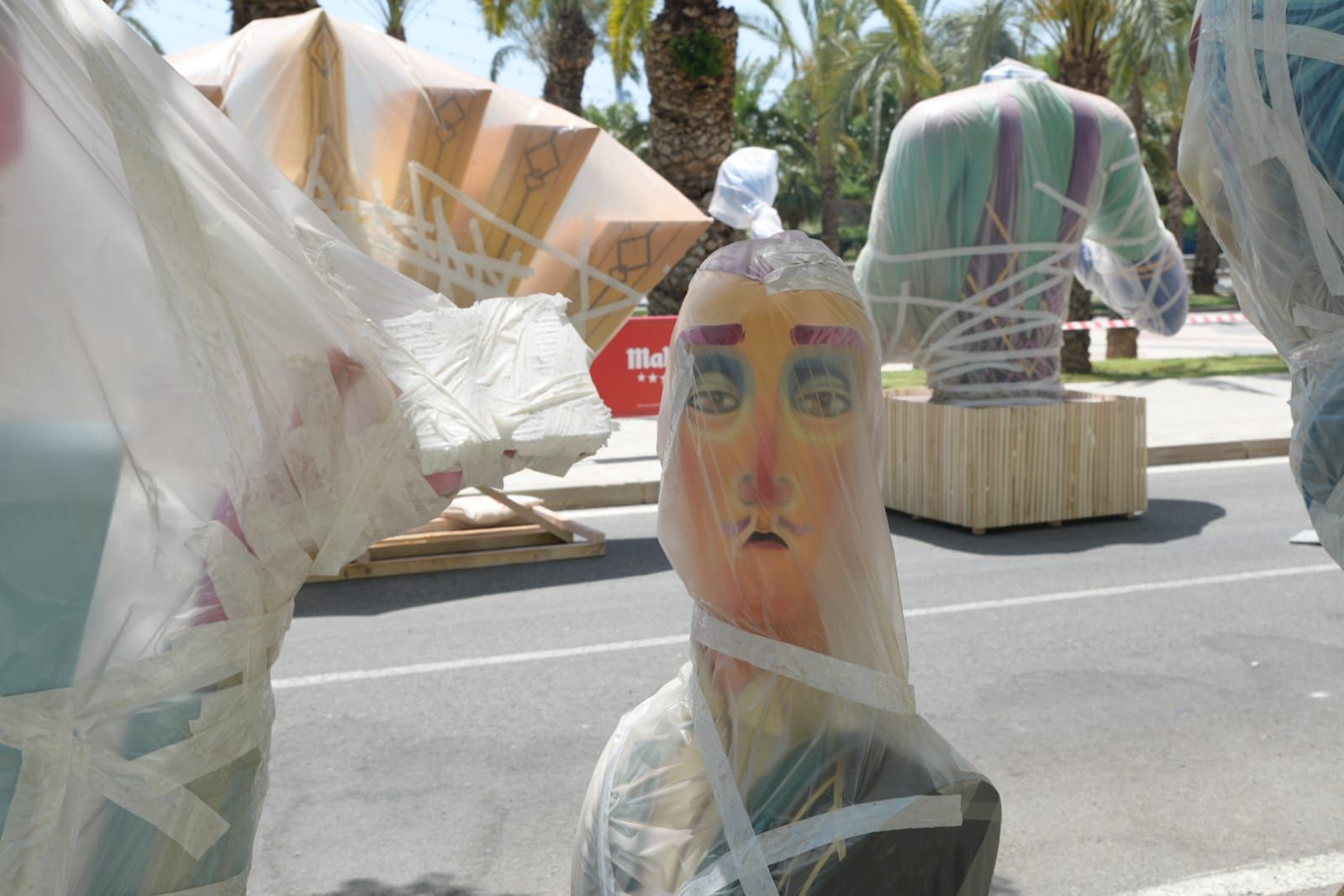 Las Hogueras toman ya las calles de Alicante